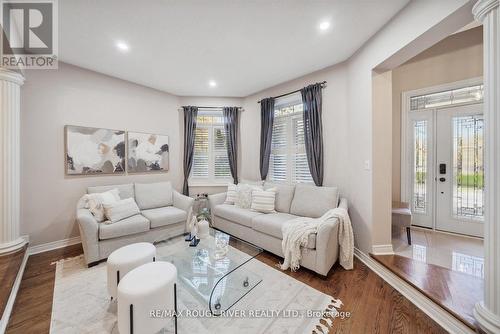 2360 Canterbury Crescent, Pickering, ON - Indoor Photo Showing Living Room