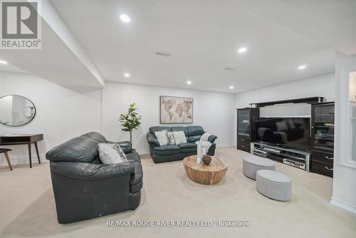 2360 Canterbury Crescent, Pickering, ON - Indoor Photo Showing Living Room