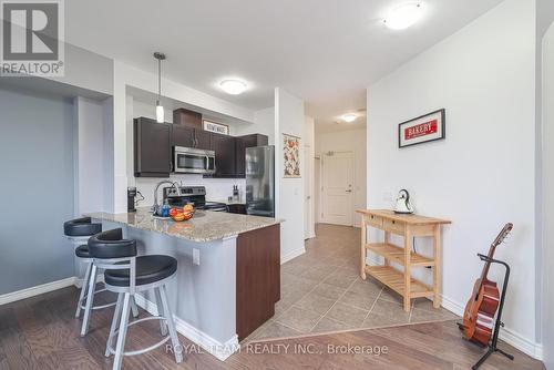 905 - 7730 Kipling Avenue, Vaughan, ON - Indoor Photo Showing Kitchen