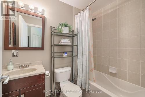 905 - 7730 Kipling Avenue, Vaughan, ON - Indoor Photo Showing Bathroom