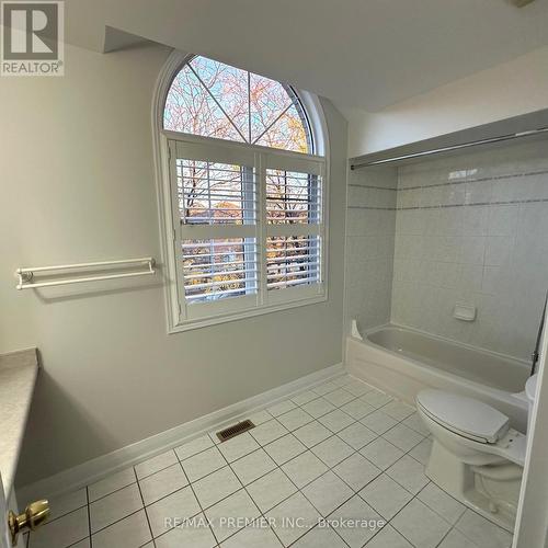 10 Ancon Road, Vaughan, ON - Indoor Photo Showing Bathroom