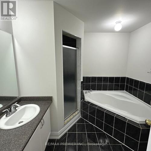 10 Ancon Road, Vaughan, ON - Indoor Photo Showing Bathroom