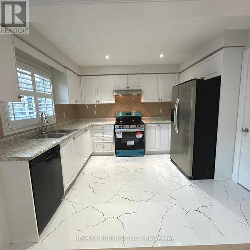 10 Ancon Road, Vaughan, ON - Indoor Photo Showing Kitchen With Double Sink