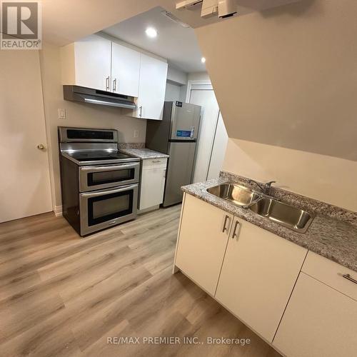 Bsmnt - 10 Ancon Road, Vaughan, ON - Indoor Photo Showing Kitchen With Double Sink