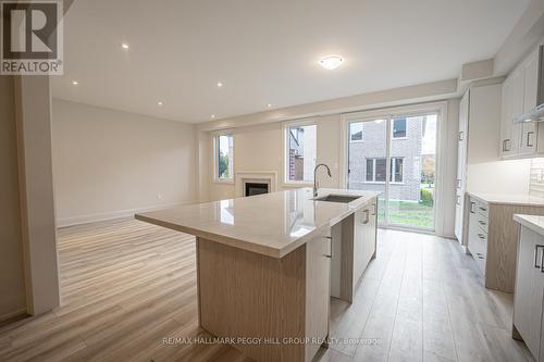 19 Amsterdam Drive, Barrie, ON - Indoor Photo Showing Kitchen