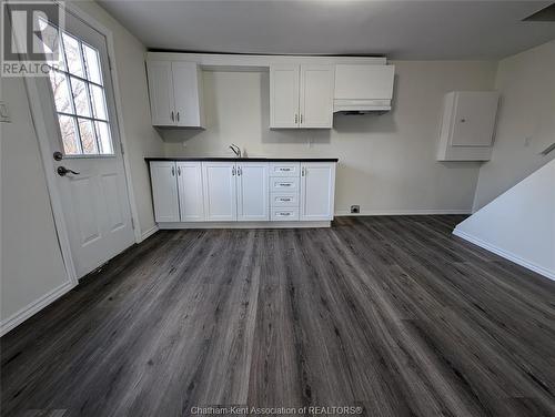 152-154, 158, 162 Colborne Street, Chatham, ON - Indoor Photo Showing Kitchen