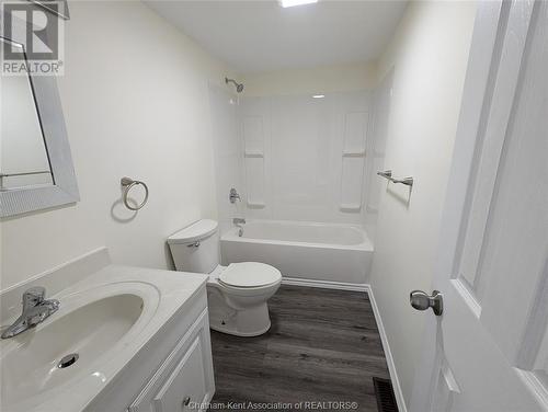 152-154, 158, 162 Colborne Street, Chatham, ON - Indoor Photo Showing Bathroom