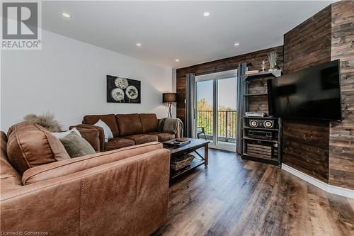 Living room featuring dark wood-type flooring - 230 Blackhorne Drive Unit# 19, Kitchener, ON - Indoor Photo Showing Living Room