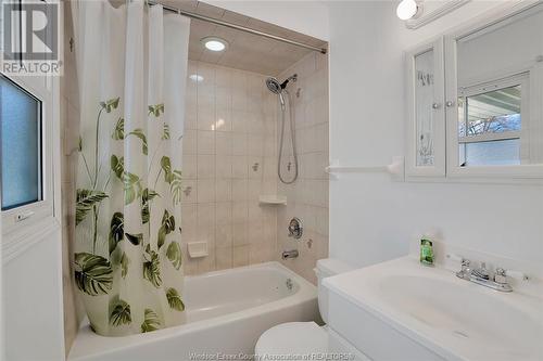 1766 Arthur, Windsor, ON - Indoor Photo Showing Bathroom