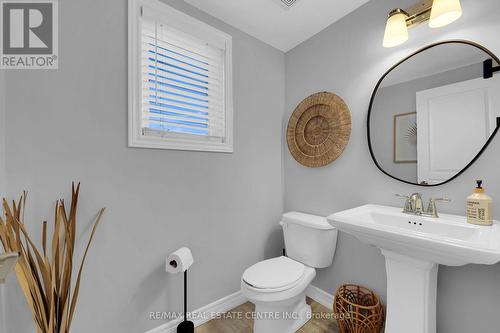 53 Diana Avenue, Grimsby, ON - Indoor Photo Showing Bathroom