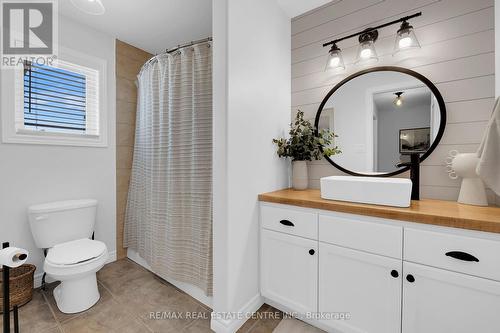 53 Diana Avenue, Grimsby, ON - Indoor Photo Showing Bathroom