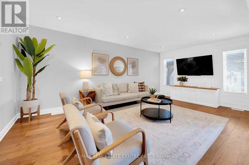 53 Diana Avenue, Grimsby, ON - Indoor Photo Showing Living Room