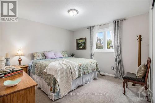 807 Brissac Way, Ottawa, ON - Indoor Photo Showing Bedroom