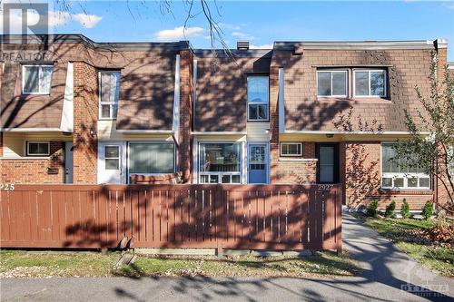 Property frontage - 2927 Fairlea Crescent, Ottawa, ON - Outdoor