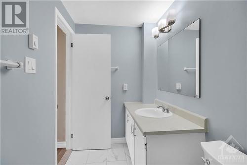 Main Bathroom - 2927 Fairlea Crescent, Ottawa, ON - Indoor Photo Showing Bathroom