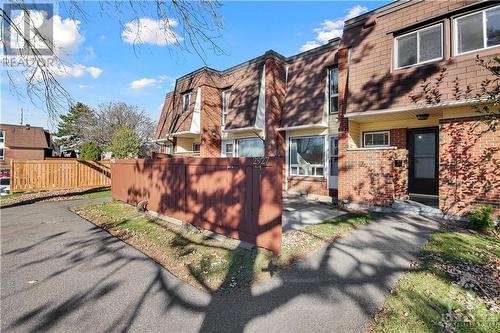 2927 Fairlea Crescent, Ottawa, ON - Outdoor