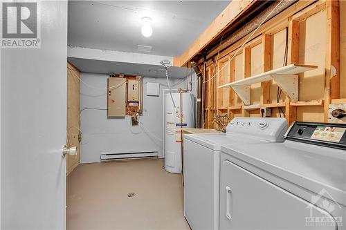 Laundry and utility room - 2927 Fairlea Crescent, Ottawa, ON - Indoor Photo Showing Laundry Room