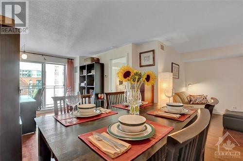 138 Somerset Street W Unit#906, Ottawa, ON - Indoor Photo Showing Dining Room