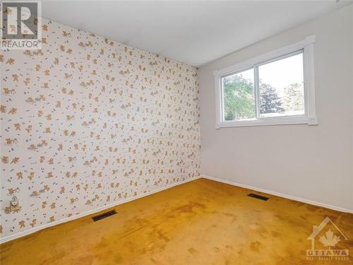 143 Rothesay Drive, Ottawa, ON - Indoor Photo Showing Other Room