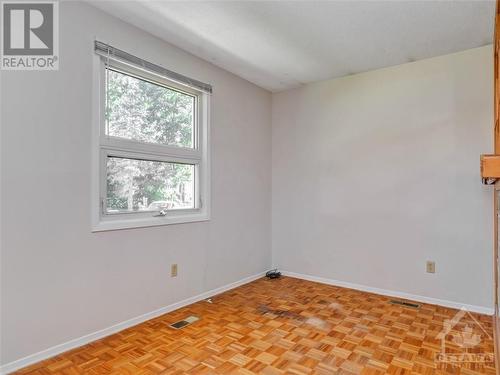 143 Rothesay Drive, Ottawa, ON - Indoor Photo Showing Other Room