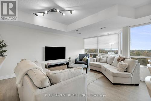 709 - 521 Riverside Drive, London, ON - Indoor Photo Showing Living Room