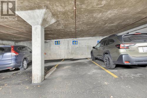 709 - 521 Riverside Drive, London, ON - Indoor Photo Showing Garage