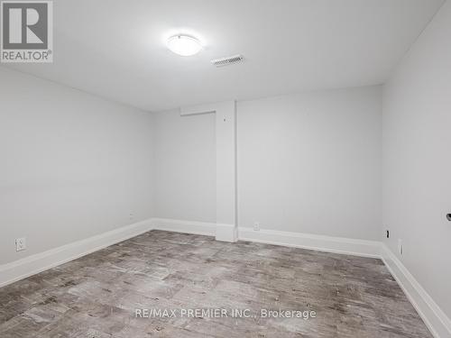 102 Bellevue Avenue, Toronto, ON - Indoor Photo Showing Other Room