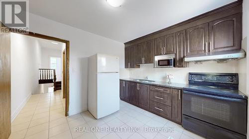 250 Bathurst Street, Toronto, ON - Indoor Photo Showing Kitchen