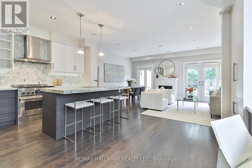 194 Erskine Avenue, Toronto, ON - Indoor Photo Showing Kitchen With Upgraded Kitchen