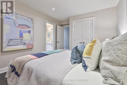 194 Erskine Avenue, Toronto, ON - Indoor Photo Showing Bedroom