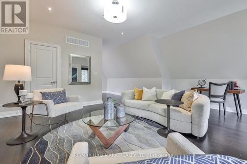 194 Erskine Avenue, Toronto, ON - Indoor Photo Showing Living Room