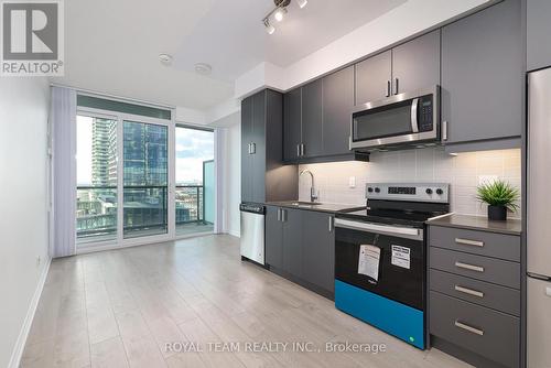 1110 - 7895 Jane Street, Vaughan, ON - Indoor Photo Showing Kitchen