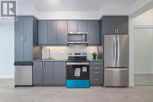 1110 - 7895 Jane Street, Vaughan, ON - Indoor Photo Showing Kitchen