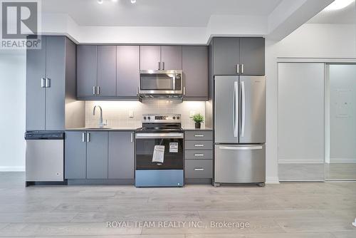 1110 - 7895 Jane Street, Vaughan, ON - Indoor Photo Showing Kitchen With Upgraded Kitchen