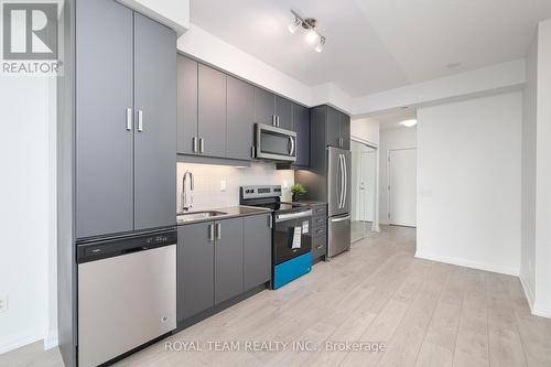 1110 - 7895 Jane Street, Vaughan, ON - Indoor Photo Showing Kitchen