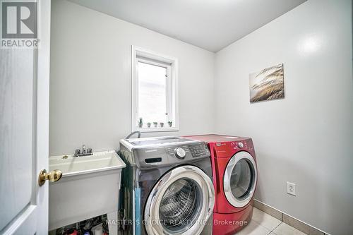 3315 Ruth Fertel Drive, Mississauga, ON - Indoor Photo Showing Laundry Room