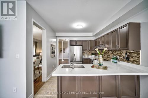 3315 Ruth Fertel Drive, Mississauga, ON - Indoor Photo Showing Kitchen