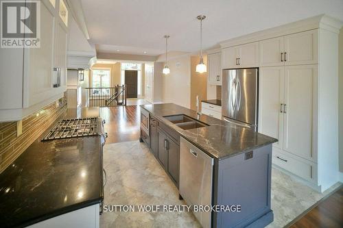 29 - 298 Mogg Street, Strathroy-Caradoc (Se), ON - Indoor Photo Showing Kitchen With Double Sink With Upgraded Kitchen