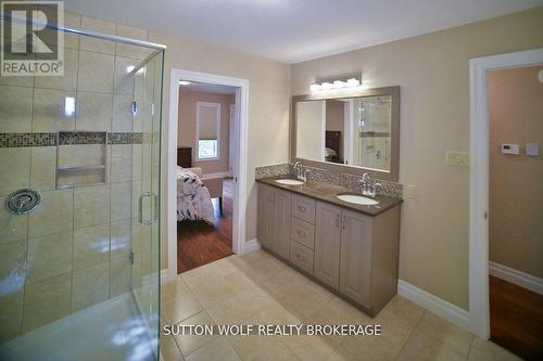 29 - 298 Mogg Street, Strathroy-Caradoc (Se), ON - Indoor Photo Showing Bathroom