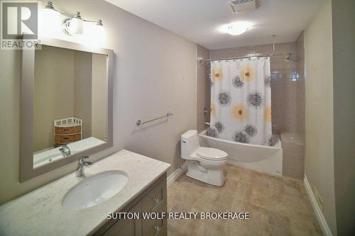 29 - 298 Mogg Street, Strathroy-Caradoc (Se), ON - Indoor Photo Showing Bathroom