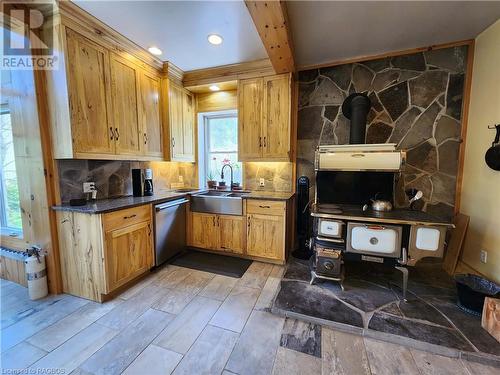 484 Carlisle Street, Saugeen Shores, ON - Indoor Photo Showing Kitchen