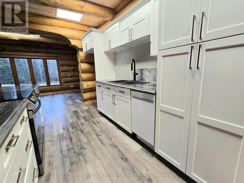 1657 Pine Street S, Timmins, ON - Indoor Photo Showing Kitchen