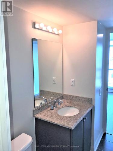 561 - 525 Wilson Avenue, Toronto, ON - Indoor Photo Showing Bathroom