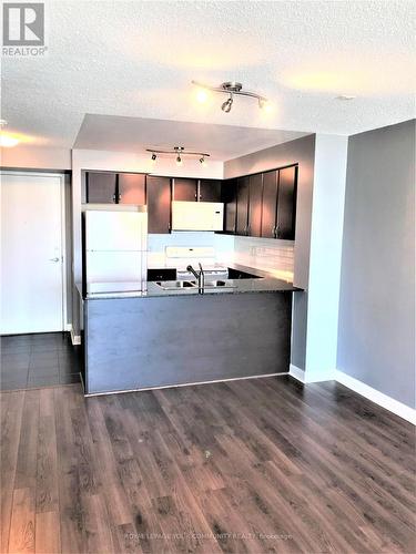 561 - 525 Wilson Avenue, Toronto, ON - Indoor Photo Showing Kitchen