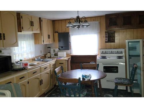 Kitchen - 170 Ch. Du Petit-Lac, Lambton, QC - Indoor Photo Showing Kitchen With Double Sink