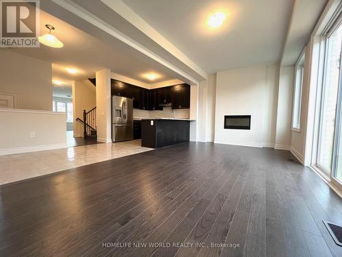 91 Kenneth Rogers Crescent, East Gwillimbury, ON - Indoor With Fireplace