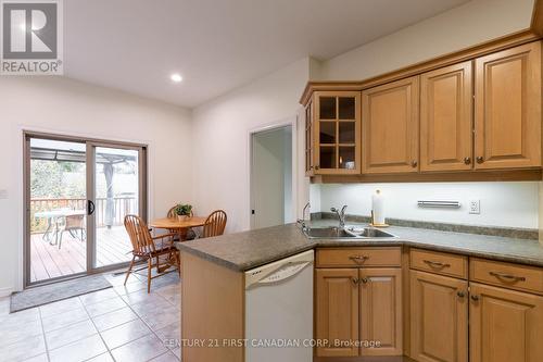 109 Princess Avenue, Middlesex Centre (Komoka), ON - Indoor Photo Showing Kitchen With Double Sink