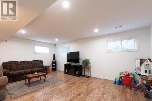 109 Princess Avenue, Middlesex Centre (Komoka), ON - Indoor Photo Showing Basement