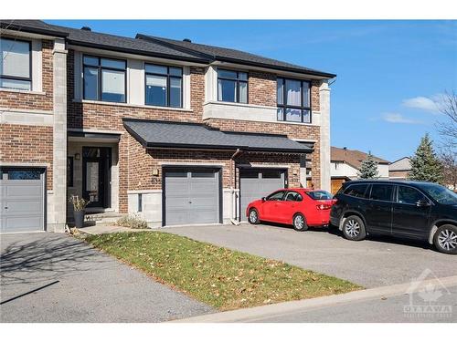 635 Whitecliffs Avenue, Ottawa, ON 