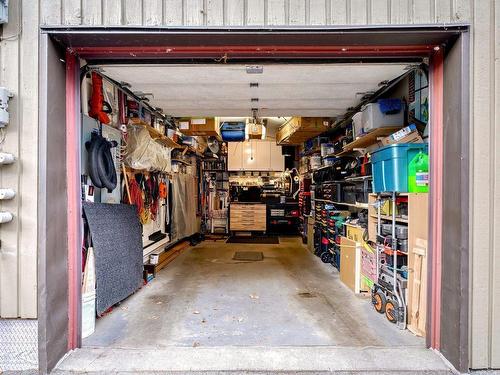 Garage - 4096 Rue De La Seine, Laval (Chomedey), QC - Indoor Photo Showing Garage